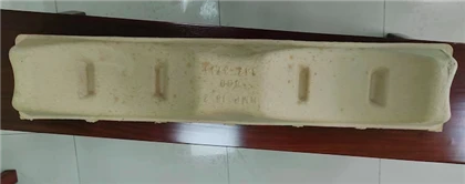 Qual é a espessura típica das embalagens de celulose moldada para produtos el...